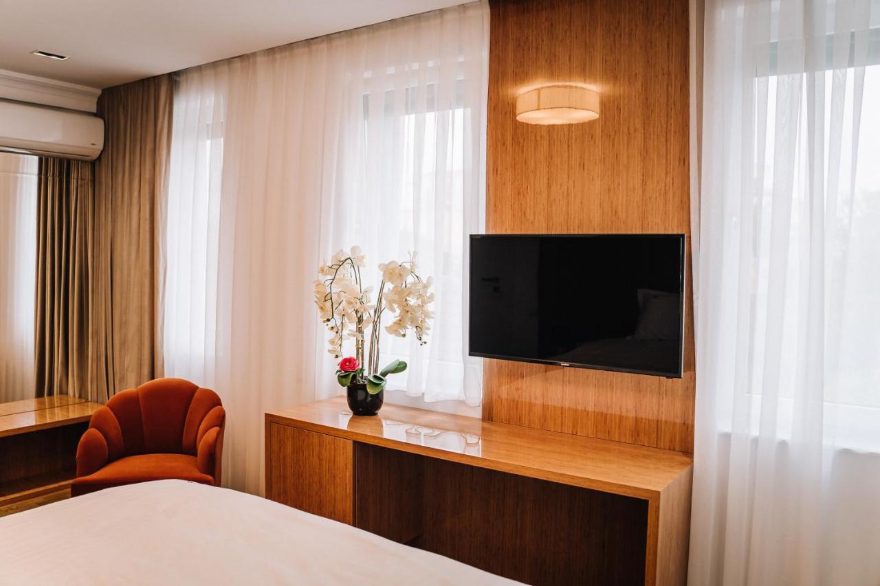 Hotel Glory Oradea Exteriör bild