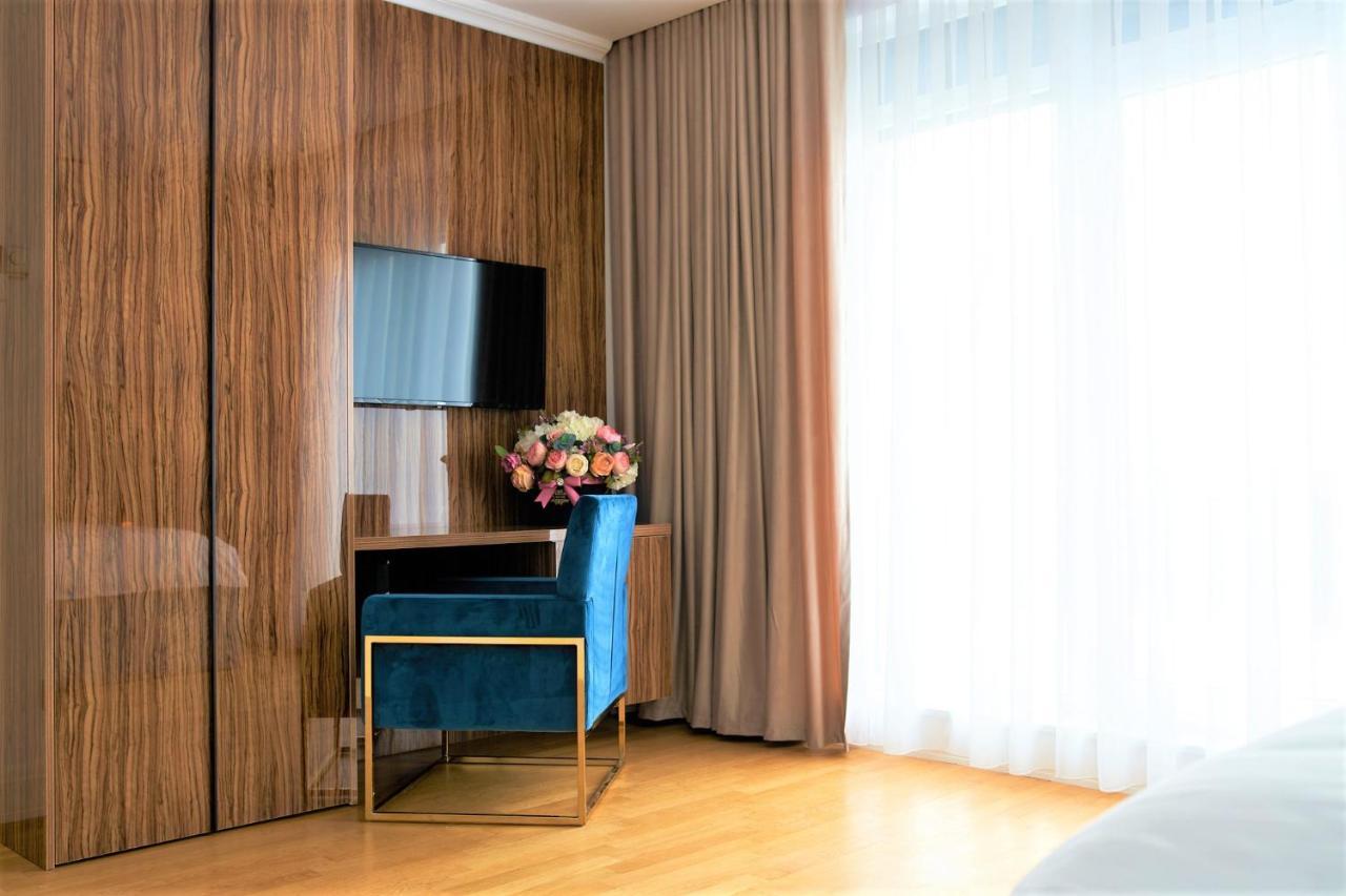 Hotel Glory Oradea Exteriör bild