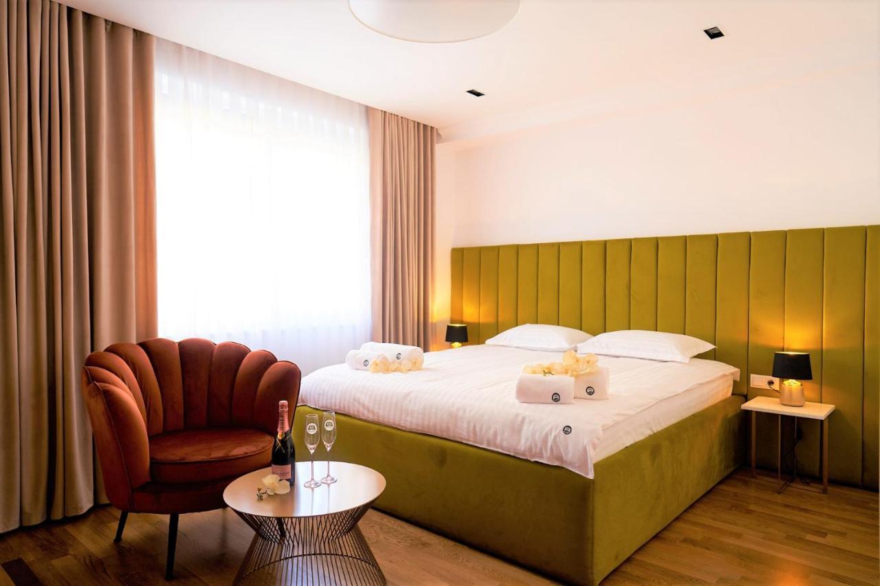 Hotel Glory Oradea Exteriör bild