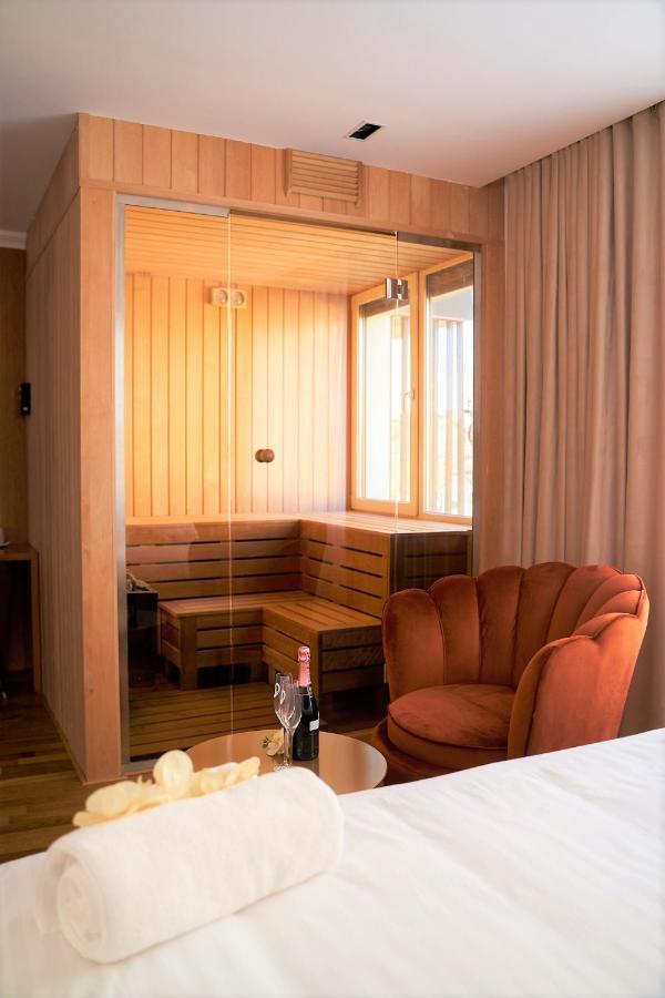 Hotel Glory Oradea Exteriör bild