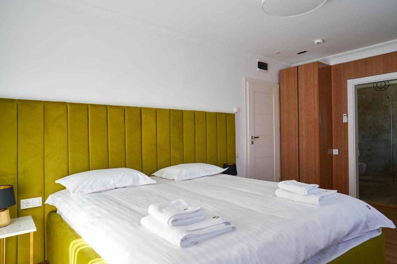 Hotel Glory Oradea Exteriör bild