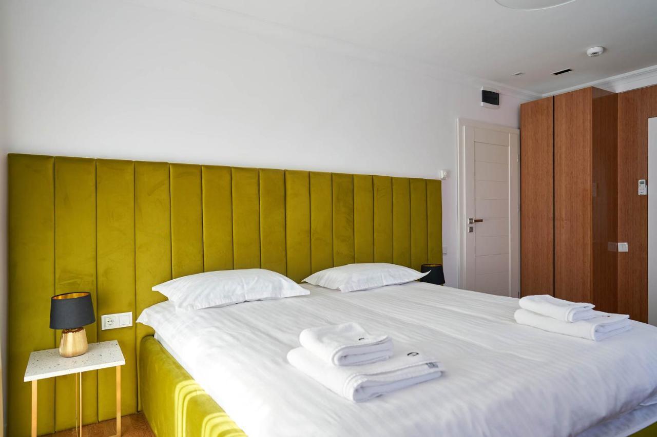 Hotel Glory Oradea Exteriör bild