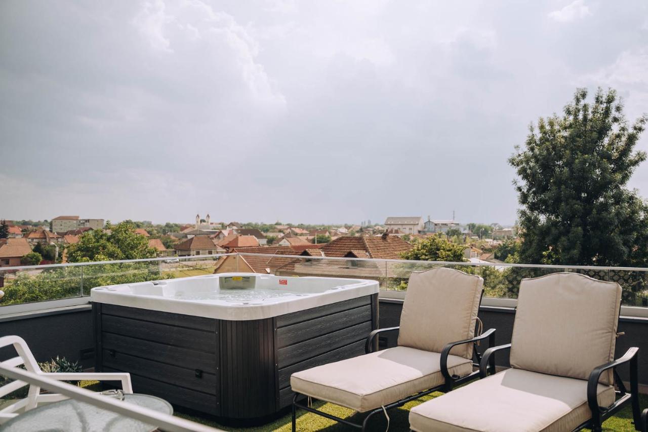 Hotel Glory Oradea Exteriör bild